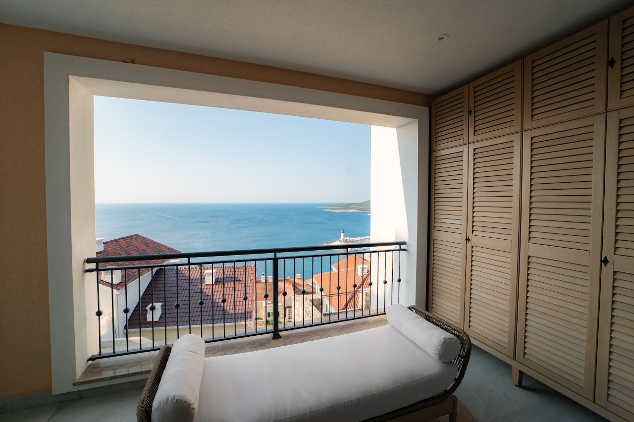 Апартаменты, Черногория, О. Тиват, Тиват, 620 000 € фото 1