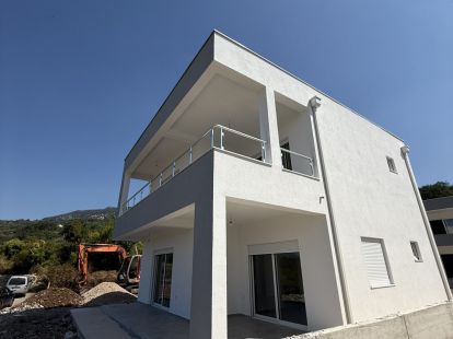 Villa in Dobra Voda, Montenegro für 190 000€ (ID:79133)
