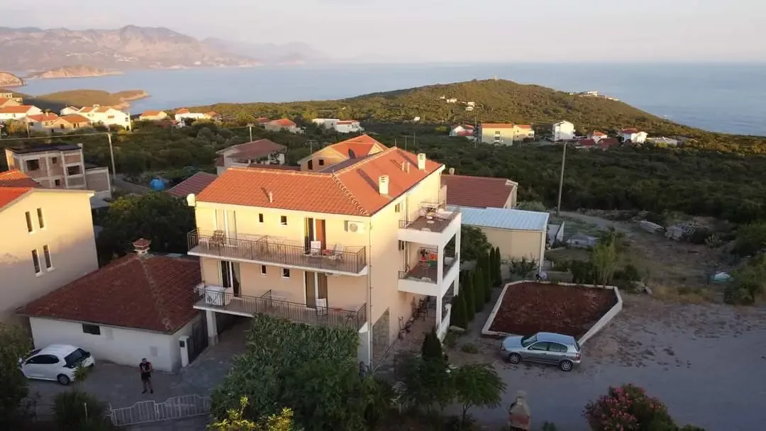 Commercial property / Hotel, Montenegro, C. Budva, Budva, 550 000 € photo 1