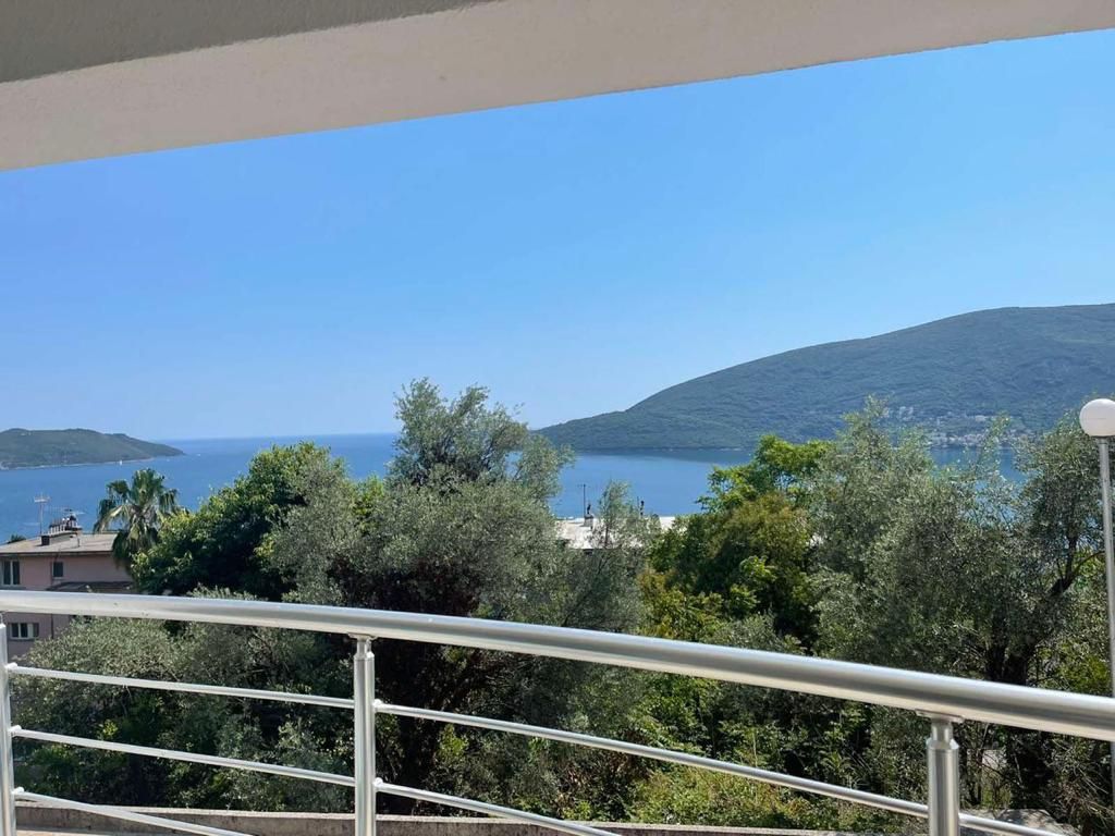 Апартаменты в Герцег-Нови, Черногория, 63м2 - стоимость 150&nbsp;000€ - Ref: 80282 фото 1
