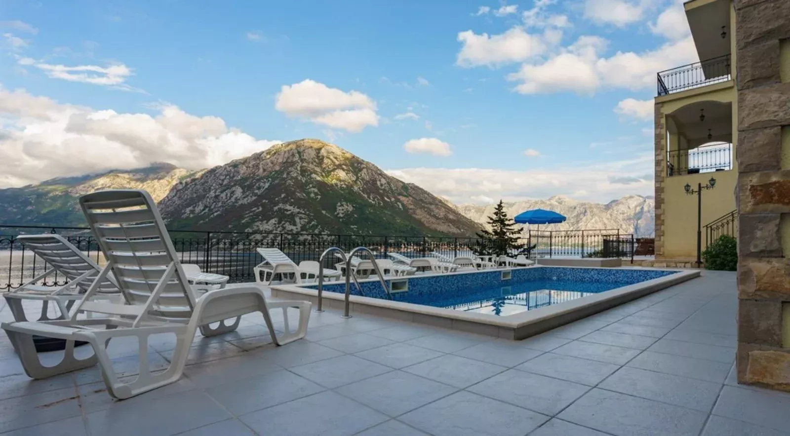 Вилла в Которе, Черногория, 424м2 - стоимость 1&nbsp;200&nbsp;000€ - Ref: 81633 фото 3