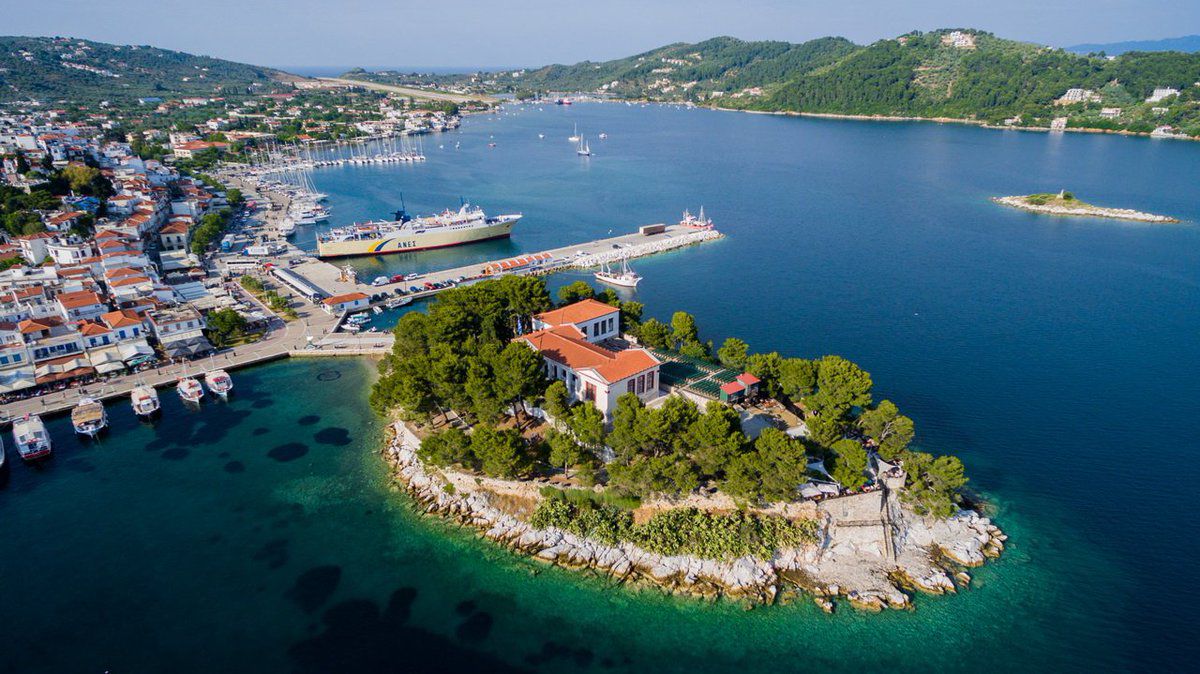 Скиатос: самый красивый остров Греции фото 3