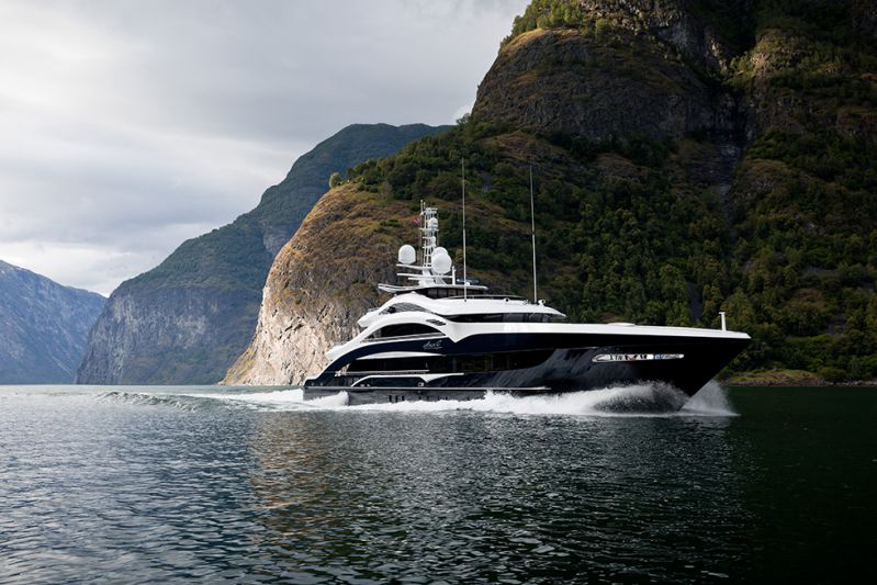 Продажа яхты Heesen Lady Li (ex. Ann G) 50 m в Европе в Будве - 28500000€ - Ref: 139 фото 1