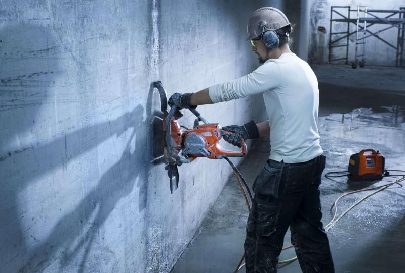 Штробление бетонных стен под проводку в Андалусии в Марбелье - Ref: 960 фото 1
