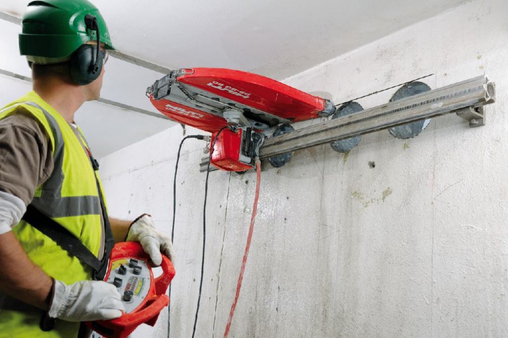 Штробление бетонных стен под проводку в Андалусии в Марбелье - Ref: 960 фото 2