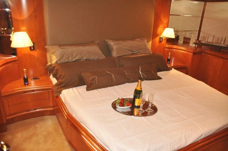 Аренда яхты  АСТОНДОА 72 GLX в Марбелье - 2950€ - Ref: 1269 фото 14