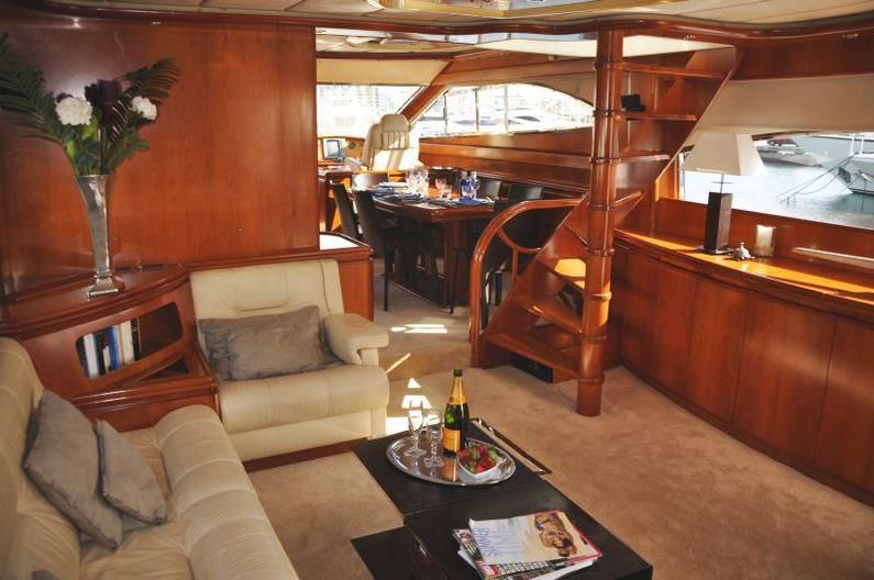 Аренда яхты  АСТОНДОА 72 GLX в Марбелье - 2950€ - Ref: 1269 фото 15