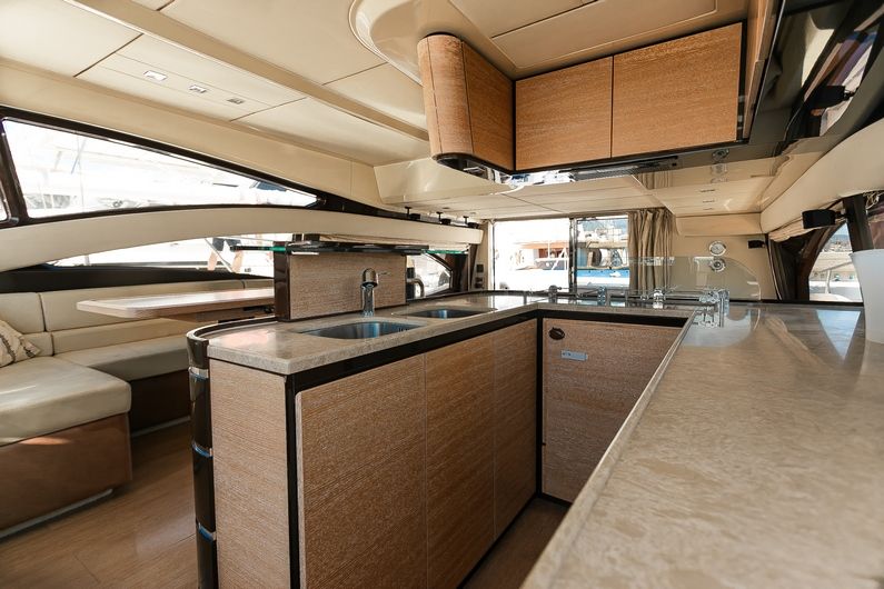 Аренда яхты  AZIMUT 58 FLY в Марбелье - 2200€ - Ref: 1274 фото 10