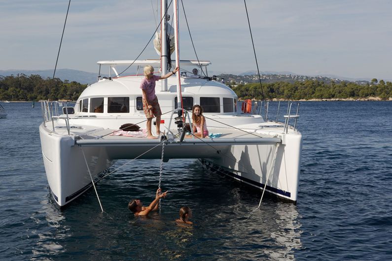 Аренда яхты  CATAMARAN LAGOON 380 в Марбелье - 700€ - Ref: 1281 фото 2