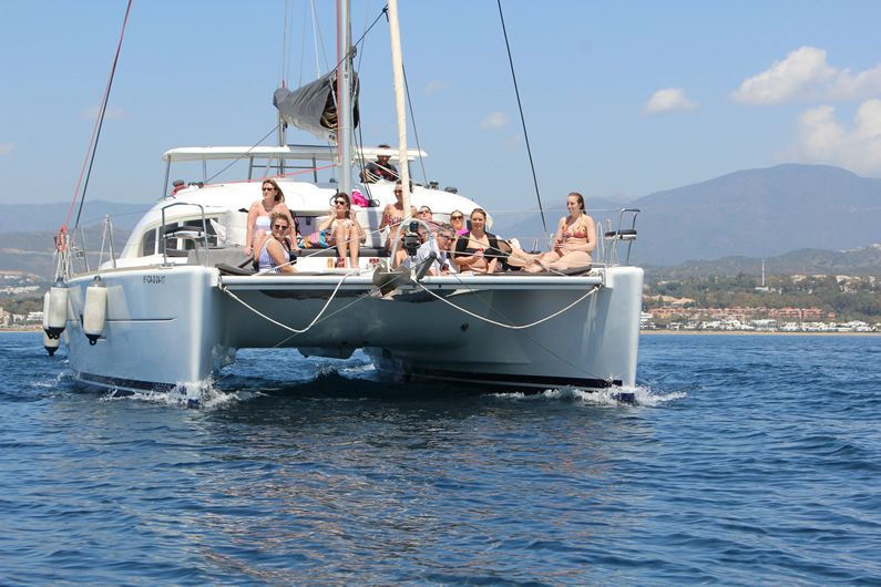 Аренда яхты  CATAMARAN LAGOON 380 в Марбелье - 700€ - Ref: 1281 фото 3