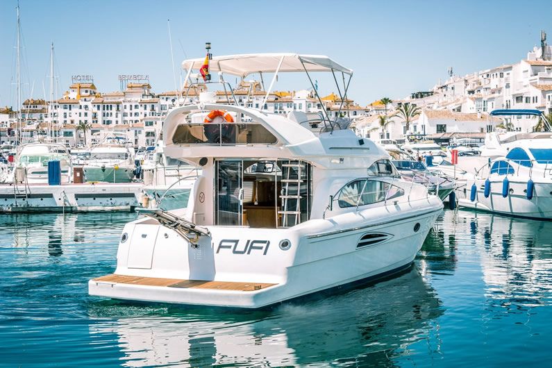 Аренда яхты  ASTONDOA 40 FLY​​​​​​​  в Марбелье - 850€ - Ref: 1282 фото 2