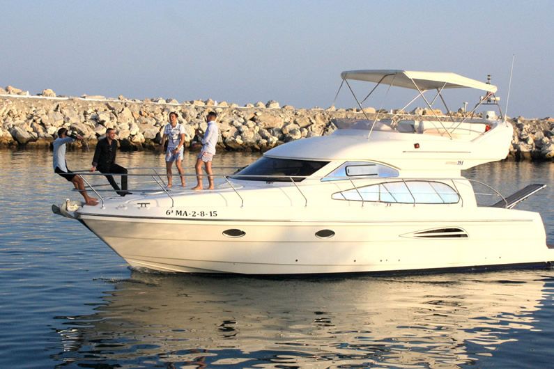 Аренда яхты  ASTONDOA 40 FLY​​​​​​​  в Марбелье - 850€ - Ref: 1282 фото 3