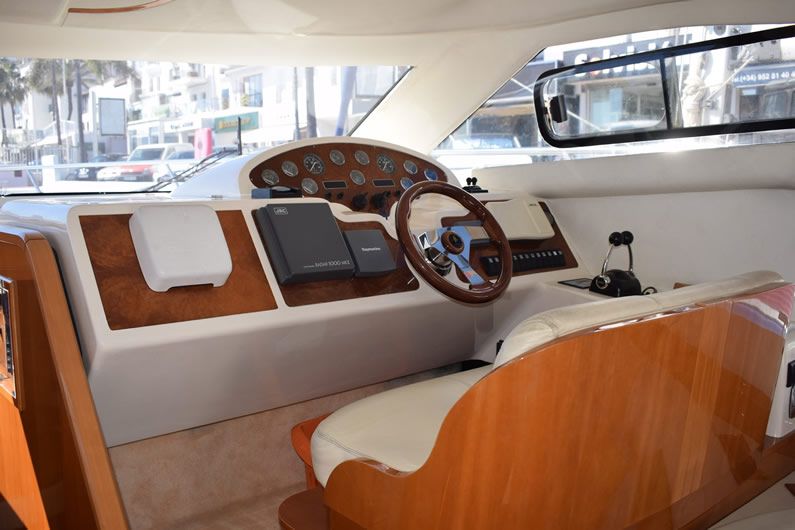 Аренда яхты  ASTONDOA 40 FLY​​​​​​​  в Марбелье - 850€ - Ref: 1282 фото 6