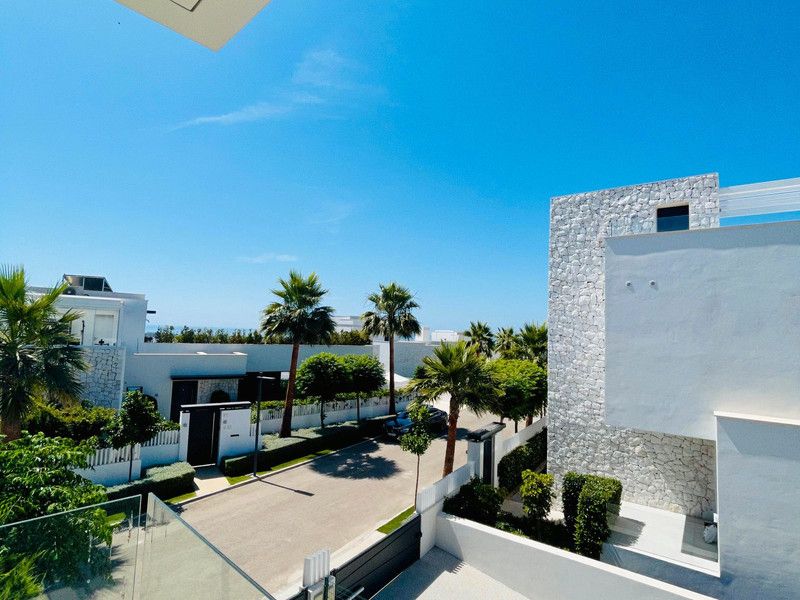 Rent with the possibility of a villa - 10000€ - Ref: 1284 photo 3