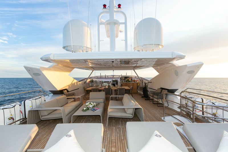 Аренда яхты люкс в Дубае - 12000Dh - Ref: 1446 фото 3