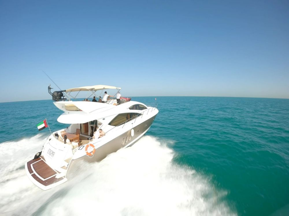 Аренда яхты в Дубае BELLA SUNSEEKER 64 в Дубае - 1400Dh - Ref: 1515 фото 1