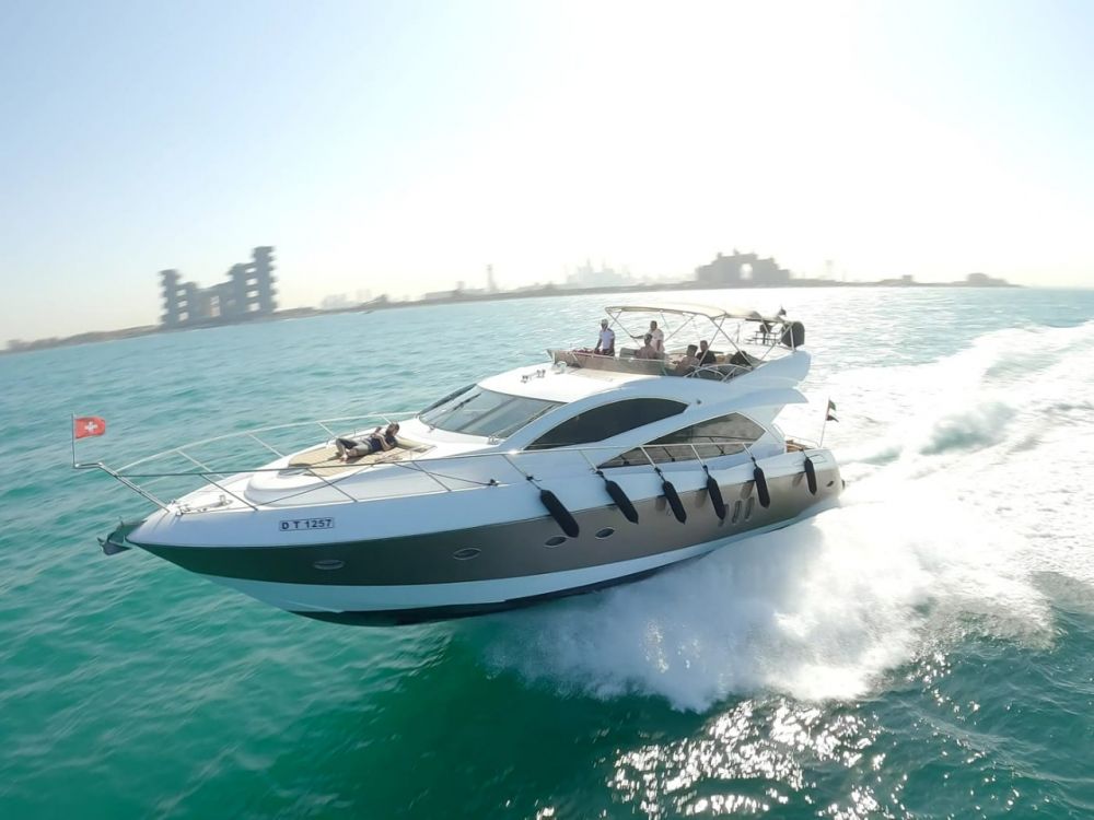 Аренда яхты в Дубае BELLA SUNSEEKER 64 в Дубае - 1400Dh - Ref: 1515 фото 2