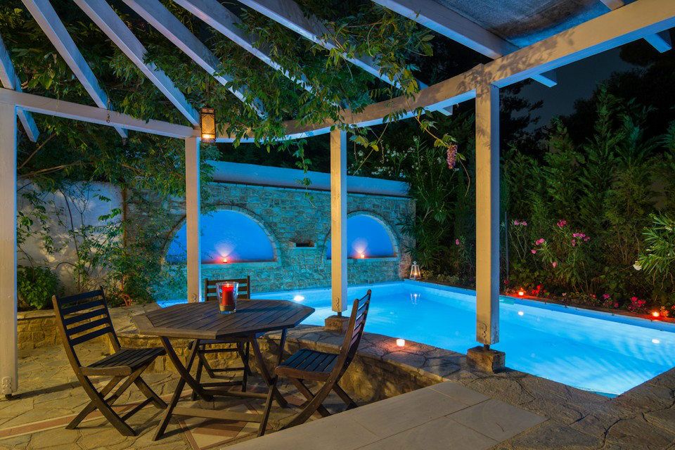 Виллу снять с  бассейном у моря в Ситонии на Ситонии - 200€ - Ref: 4846 фото 1