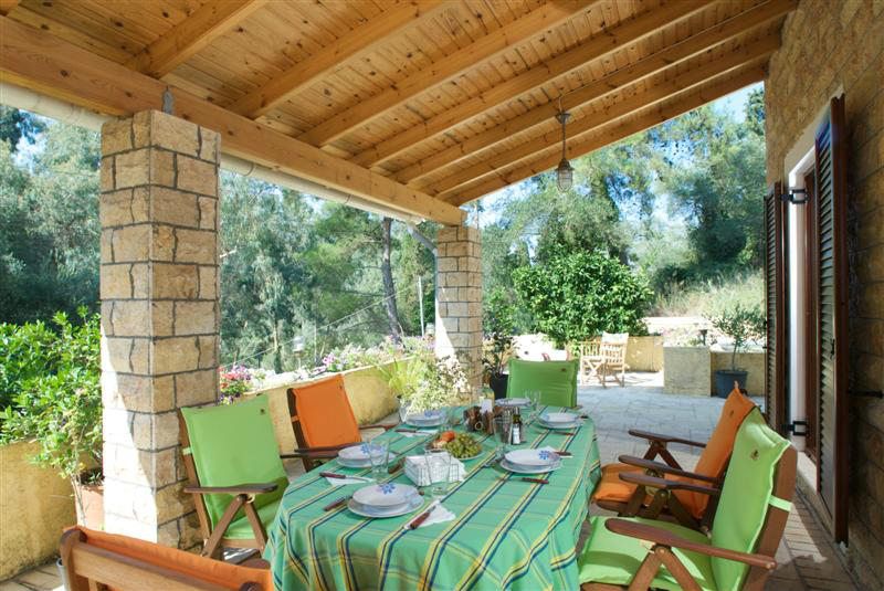 Сдается вилла 100 метров от пляжа на Корфу на Корфу - 195€ - Ref: 4671 фото 1