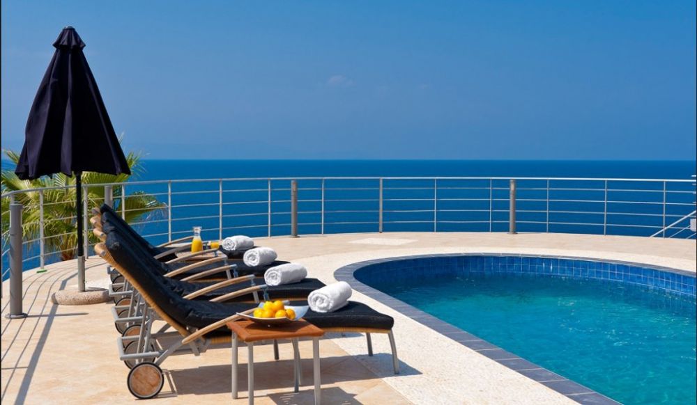 Аренда четырехспальной виллы  на Крите в Ханье - 300€ - Ref: 4611 фото 1