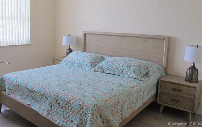 Аренда квартиры  Ocean Dr Hallandale Beach в Майами - 150$ - Ref: 5079 фото 5