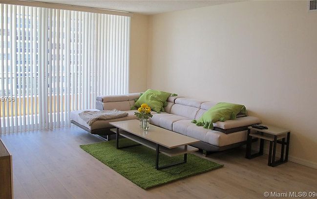 Аренда квартиры  Ocean Dr Hallandale Beach в Майами - 150$ - Ref: 5079 фото 8