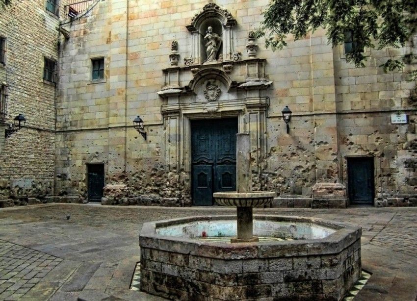 ГОТИЧЕСКИЕ КВАРТАЛЫ БАРСЕЛОНЫ в Барселоне - 35$ - Ref: 5131 фото 1