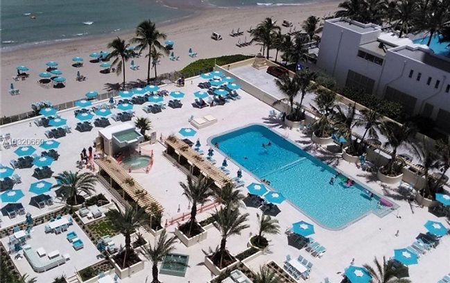 Аренда квартиры в районе Hollywood Beach на первой линии в Санни-Айлс-Бич - 120$ - Ref: 5149 фото 1