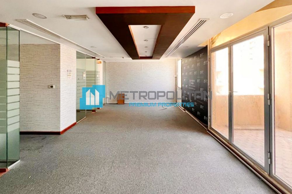 Near Metro| Deira |With Rooms and Glass Partitions - 102850Dh - Ref: 5237 photo 6