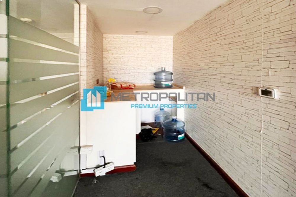 Near Metro| Deira |With Rooms and Glass Partitions - 102850Dh - Ref: 5237 photo 7