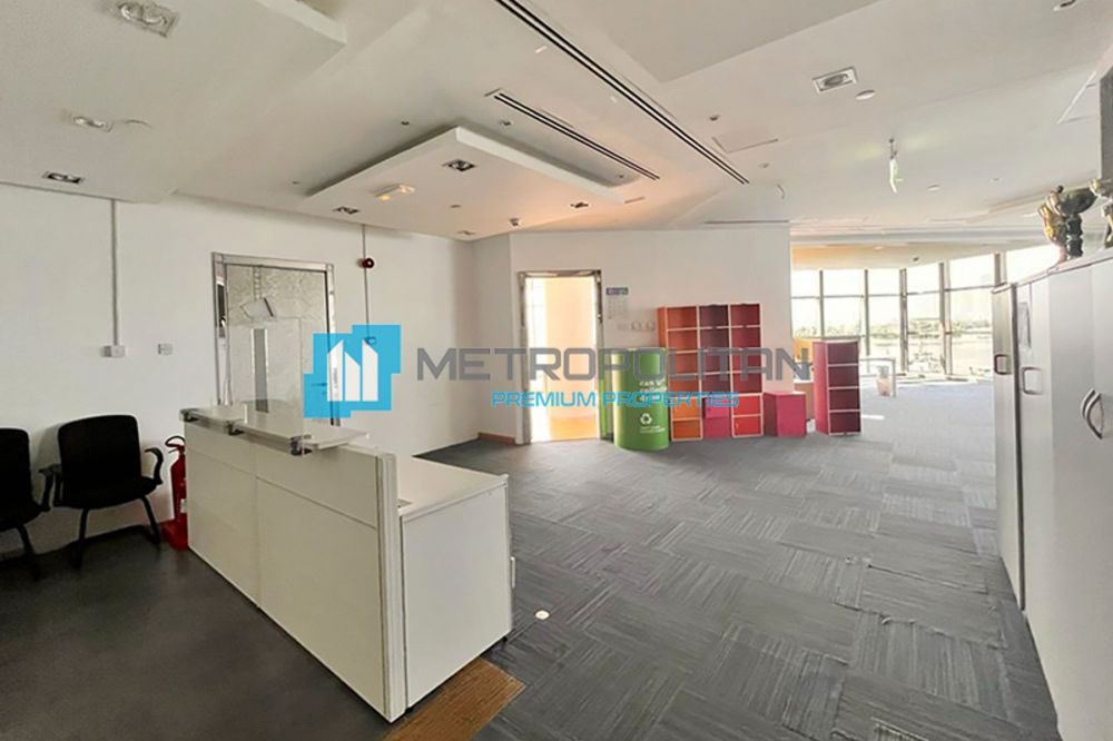 Удивительно оборудованное офисное помещение в самом сердце Старого Дубая в Дубае - 640000Dh - Ref: 5402 фото 14