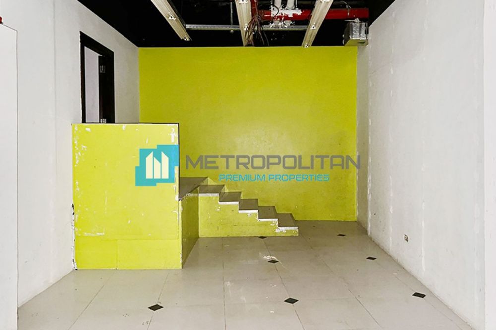Semi-Fitted Shop| Bur Dubai| Prime Location in Dubai - 1479300Dh - Ref: 5408 photo 3