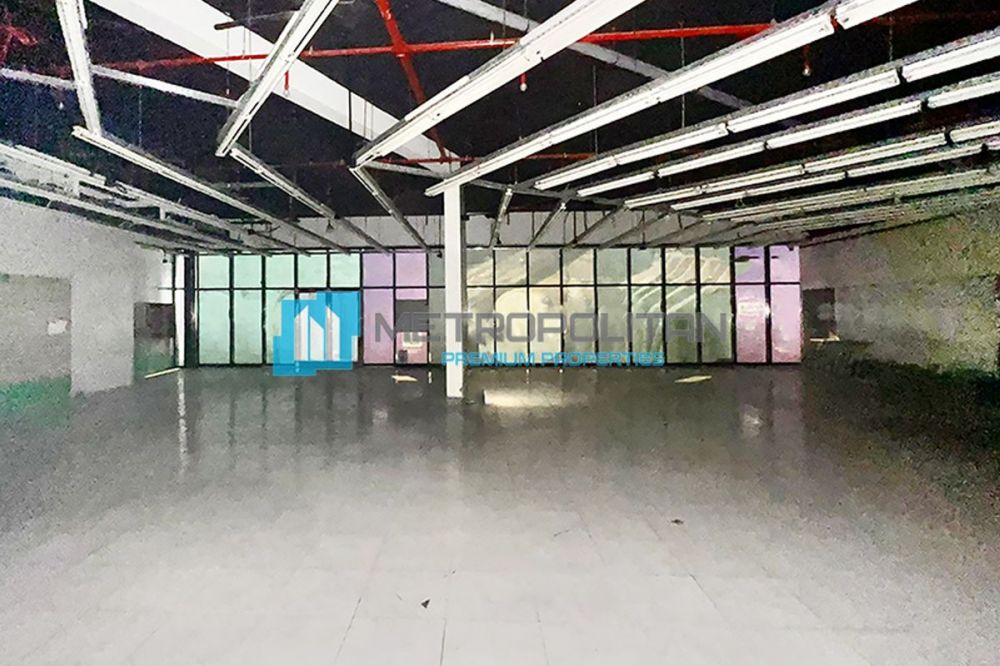 Semi-Fitted Shop| Bur Dubai| Prime Location in Dubai - 1479300Dh - Ref: 5408 photo 4