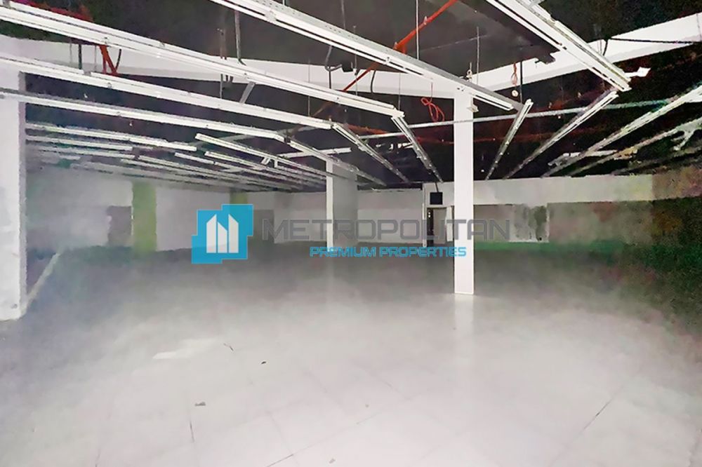 Semi-Fitted Shop| Bur Dubai| Prime Location in Dubai - 1479300Dh - Ref: 5408 photo 6