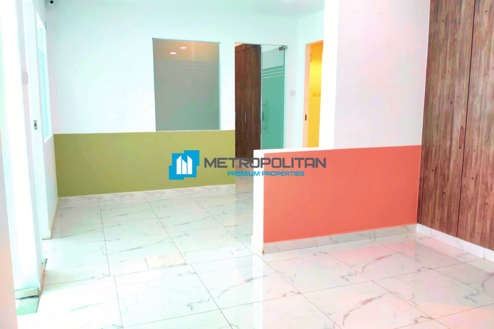 Сдается в аренду оборудованный офис площадью 1000 кв. Футов в Умм-Аль-Шейфе. в Дубае - 150000Dh - Ref: 5504 фото 3