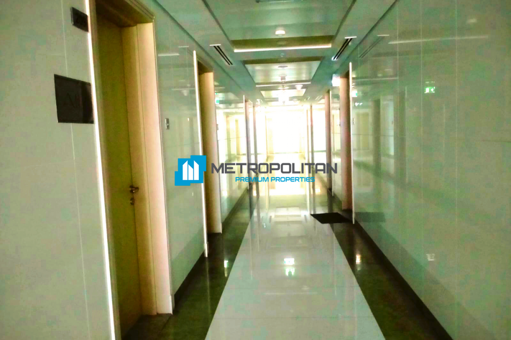 Сдается в аренду оборудованный офис площадью 1000 кв. Футов в Умм-Аль-Шейфе. в Дубае - 150000Dh - Ref: 5504 фото 9