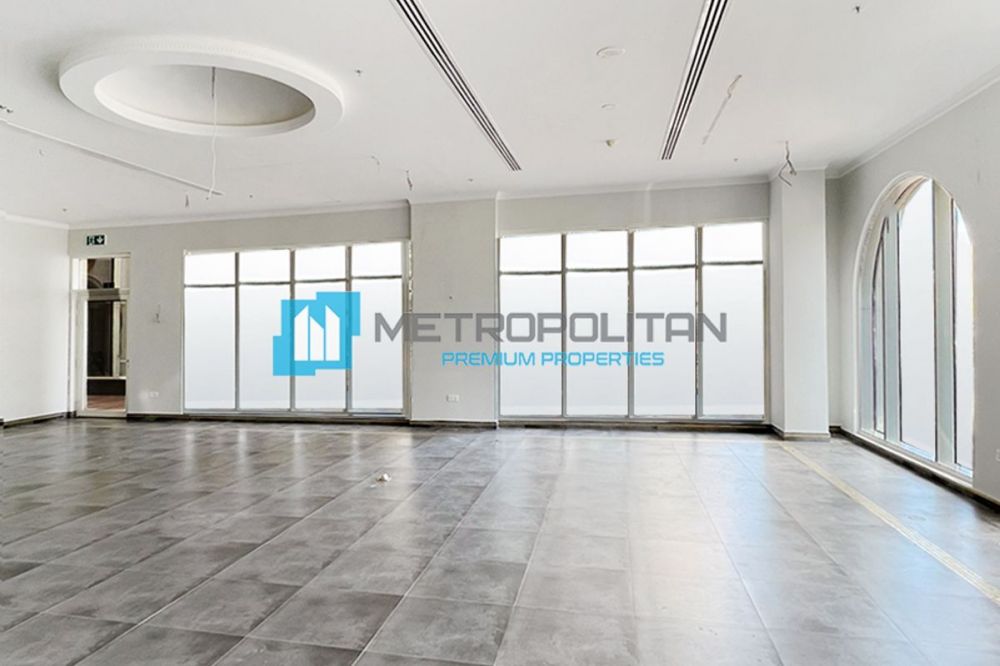 Аккуратное чистое торговое помещение | Идеально подходит для магазина | Jumeirah 1 в Дубае - 380000Dh - Ref: 5518 фото 1