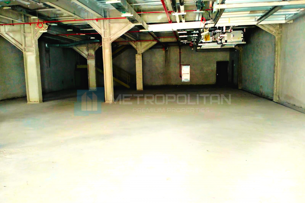 Выставочный зал с мезонином в Дубае - 1079400Dh - Ref: 5559 фото 1