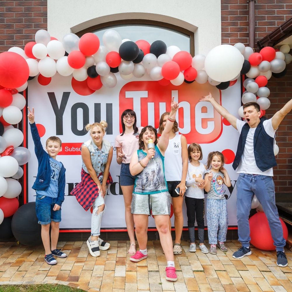 Блоггерская вечеринка в Дубае - 900Dh - Ref: 5610 фото 1