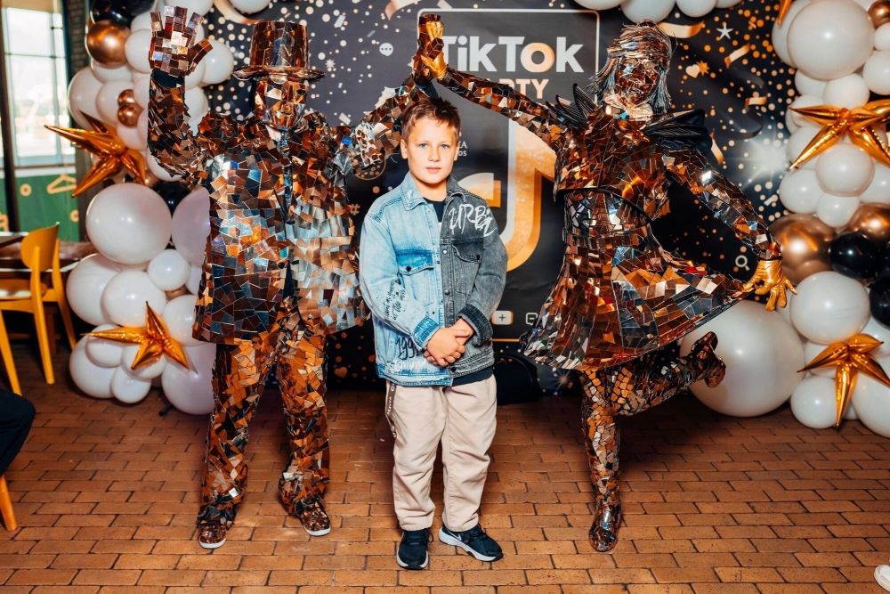 Блоггерская вечеринка в Дубае - 900Dh - Ref: 5610 фото 3