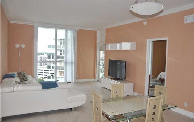 Сдается в аренду квартира в Hollywood Beach The Tides в Майами - 112$ - Ref: 5615 фото 1