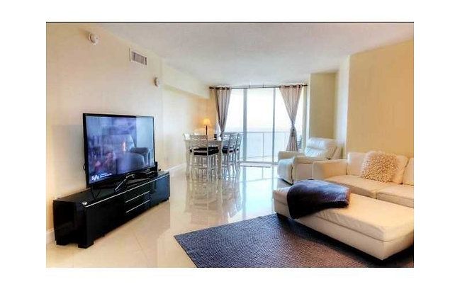 Сдается в аренду квартира в La Perla район Sunny Isles Beach в Санни-Айлс-Бич - 112$ - Ref: 5728 фото 1