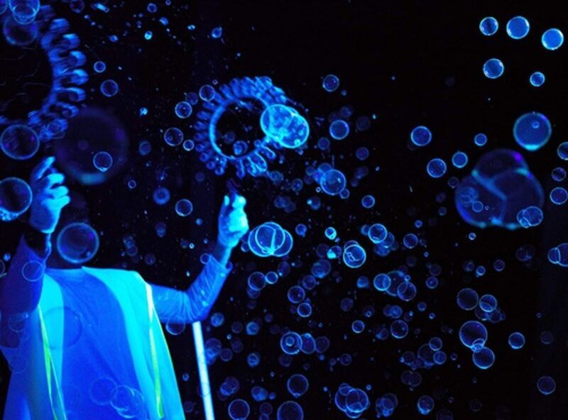 Шоу гигантских мыльных пузырей в Дубае - 1500Dh - Ref: 5961 фото 1