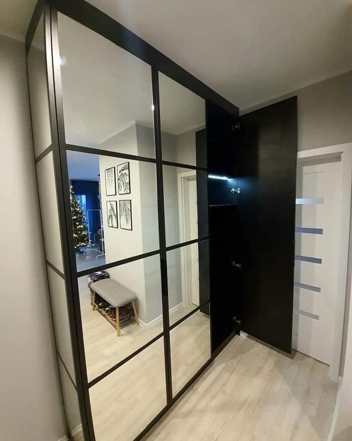 Шкаф на заказ с зеркальными дверями в Валенсии - Ref: 6899 фото 1