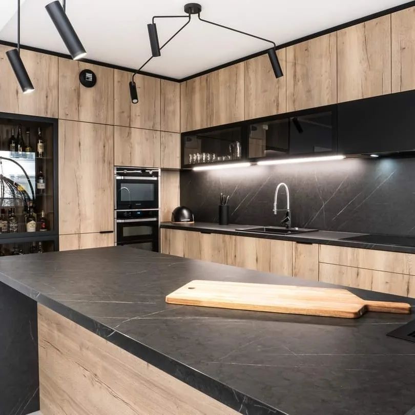 Деревянный вариант с  алюминиевыми витринами в Дубае - Ref: 6960 фото 1