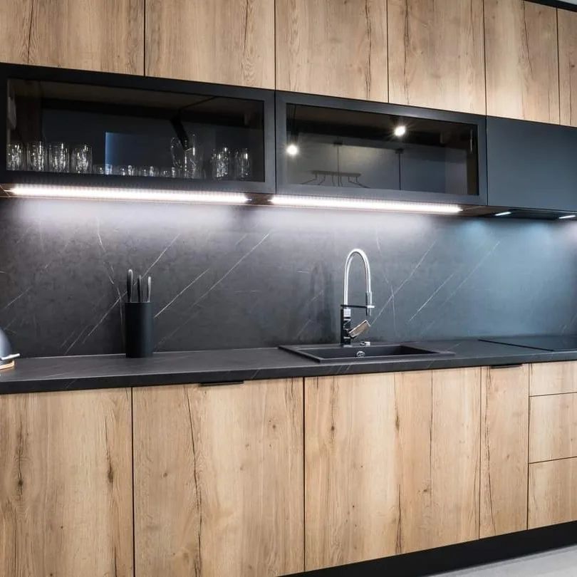 Деревянный вариант с  алюминиевыми витринами в Дубае - Ref: 6960 фото 6