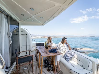 Аренда яхты  АСТОНДОА 72 GLX в Марбелье - 2950€ - Ref: 1269 фото 5