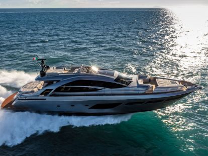 YACHT RENTAL IN DUBAI PERSHING 8X (ID:1516)