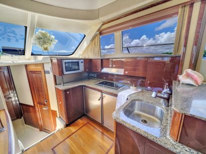 Аренда яхты в Майами 52’ SEA RAY SUNDANCER FLYBRIDGE в Санни-Айлс-Бич - Ref: 5007 фото 12