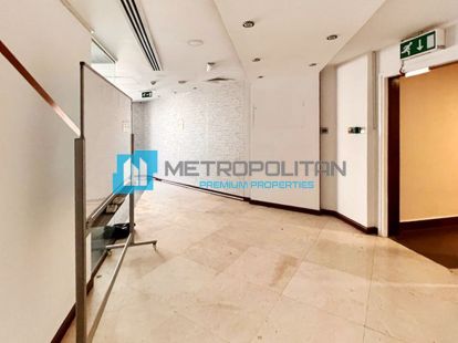 Near Metro| Deira |With Rooms and Glass Partitions - 102850Dh - Ref: 5237 photo 3